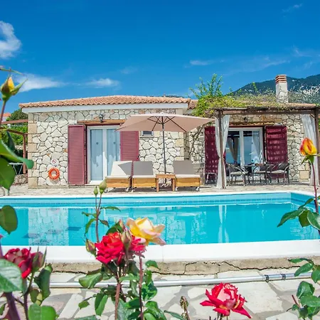 Trapezaki Garden Villas Mousata Exterior photo