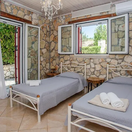 Trapezaki Garden Villas Mousata Exterior photo
